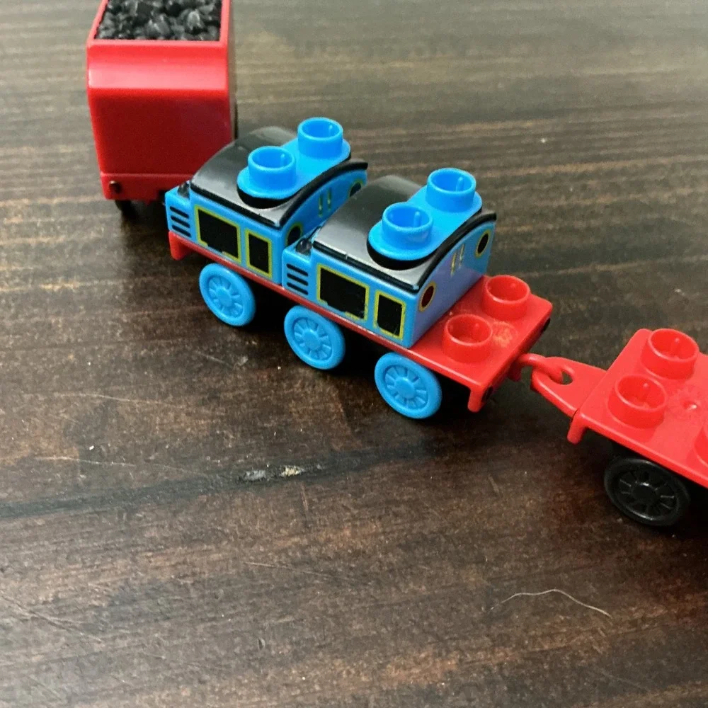 Thomas the Tank Engine Mega Bloks Train Set with Flatbed and Coal Tender 5